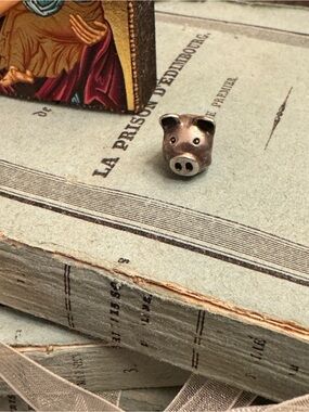 Pandora Retired Smiling Pig Head Charm